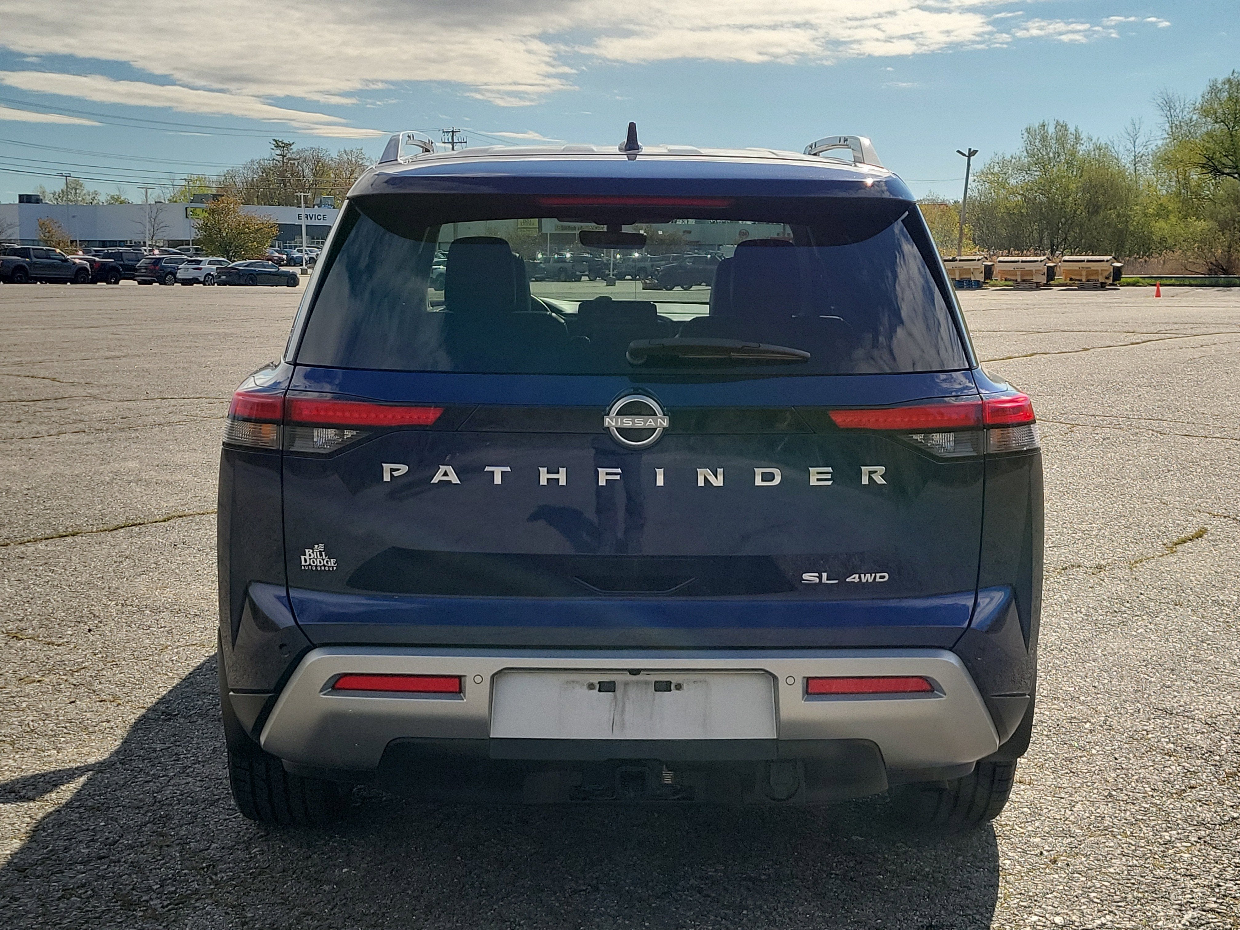 2023 Nissan Pathfinder SL 4WD