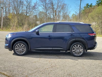 2023 Nissan Pathfinder SL 4WD
