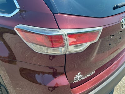 2016 Toyota Highlander LE V6