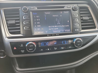 2019 Toyota Highlander SE