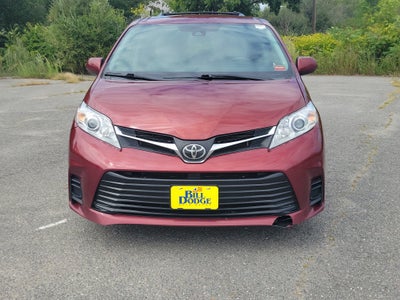 2019 Toyota Sienna LE Auto Access Seat
