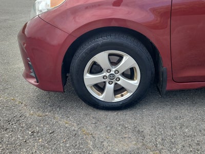 2019 Toyota Sienna LE Auto Access Seat