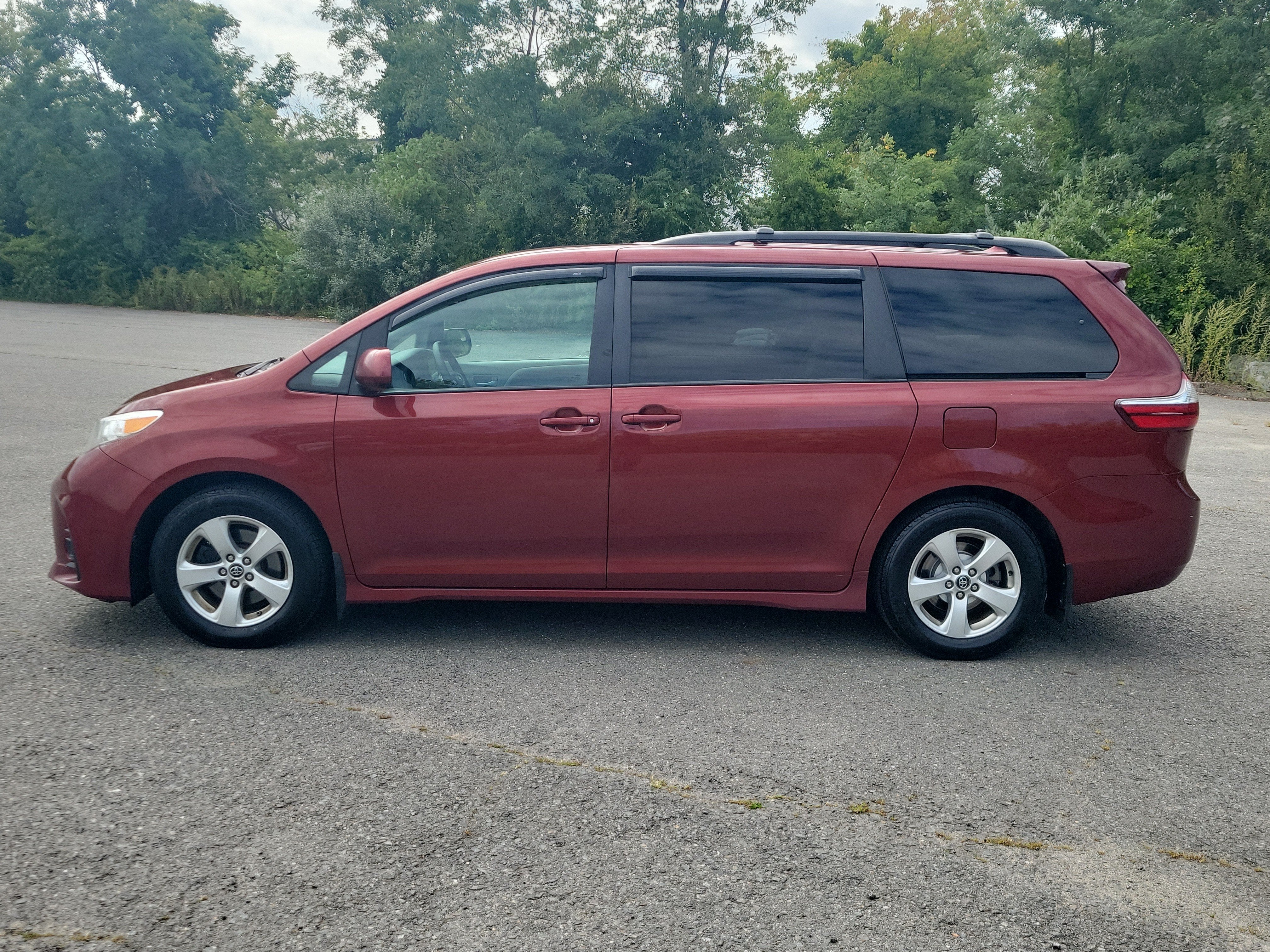 2019 Toyota Sienna LE Auto Access Seat
