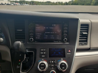 2019 Toyota Sienna LE Auto Access Seat
