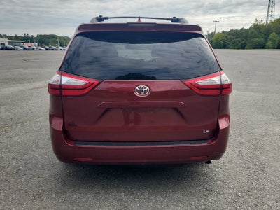2019 Toyota Sienna LE Auto Access Seat