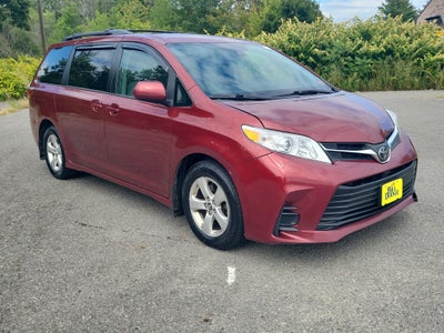 2019 Toyota Sienna LE Auto Access Seat
