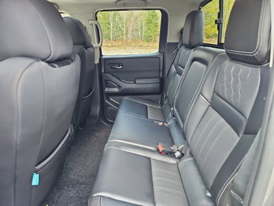 2025 Nissan Frontier Crew Cab SL