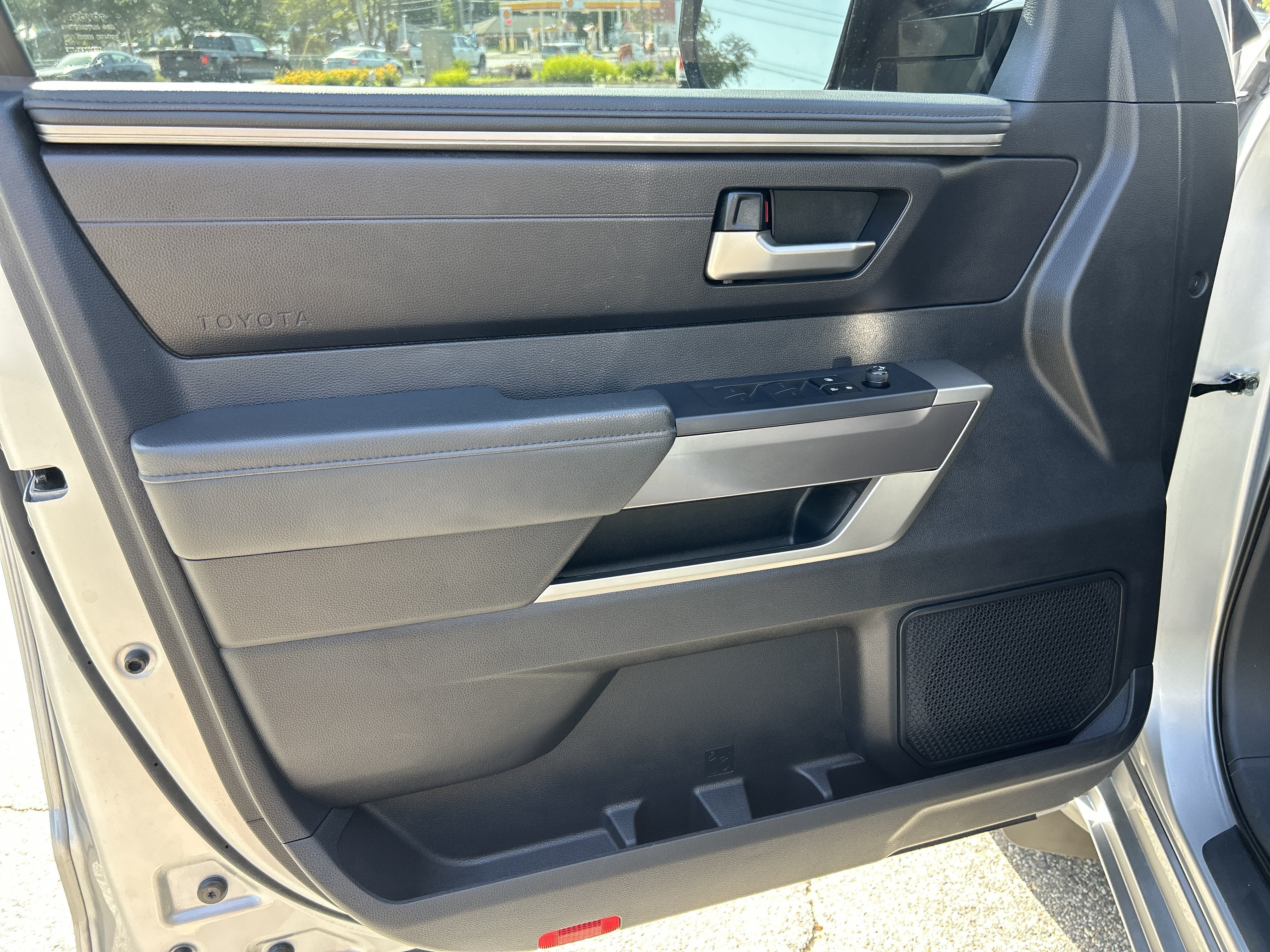 2023 Toyota Tundra 4WD SR5