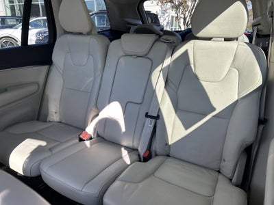 2020 Volvo XC90 Momentum
