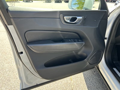 2023 Volvo XC60 Plus Bright Theme